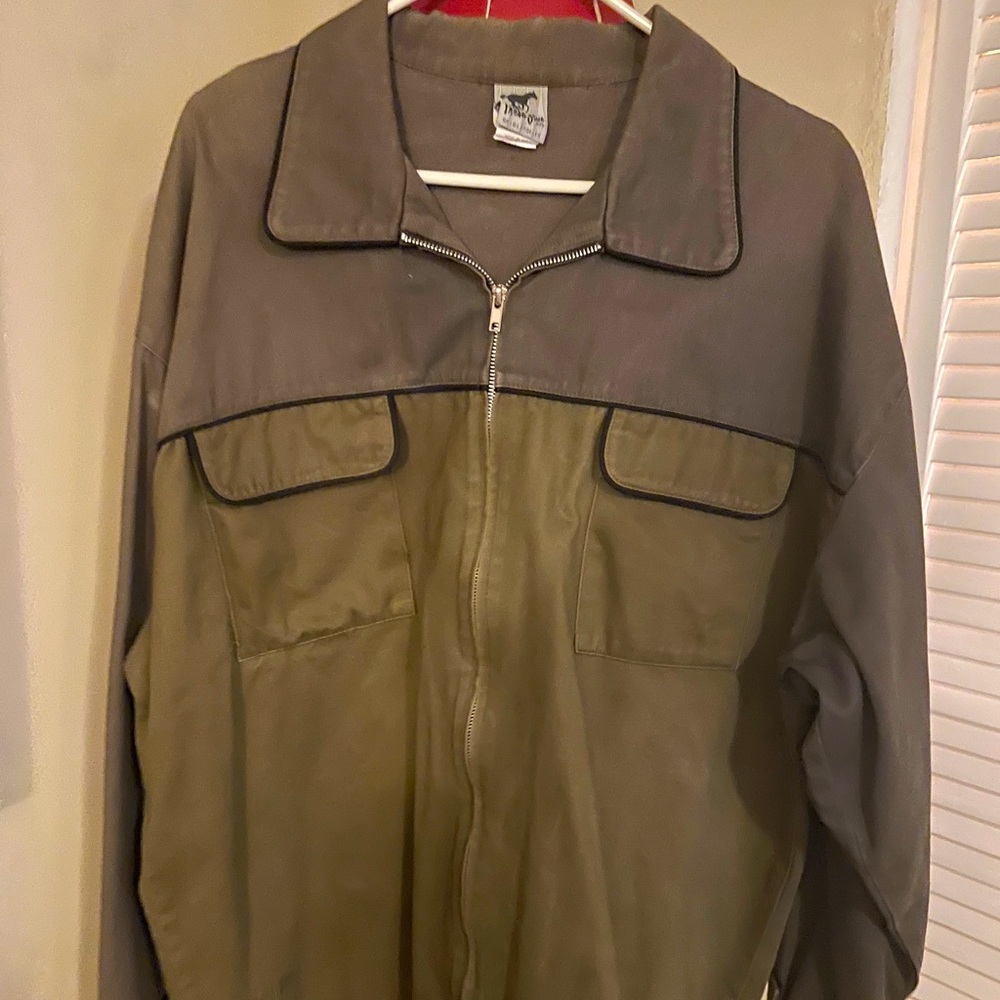 90210 jacket size xl grey with a dark green.